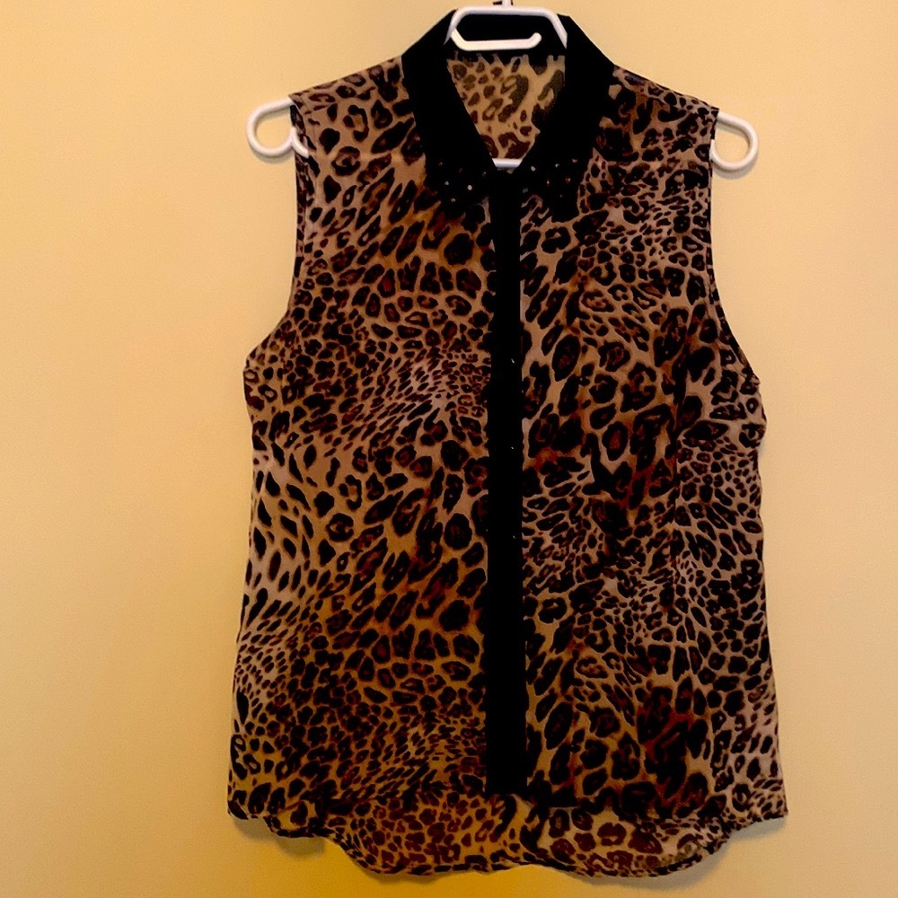 Estam size L. Cheetah motif sleeveless black collar with copper colored rivets